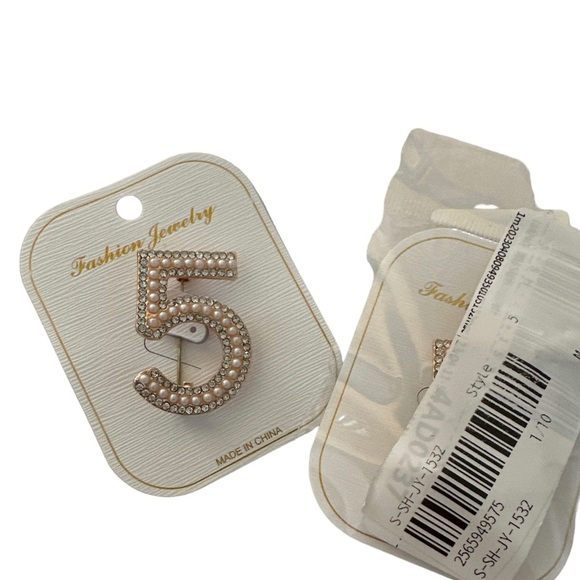 Brooch Pin With Faux Pearls And Crystals Brand New - Picture 3 of 3